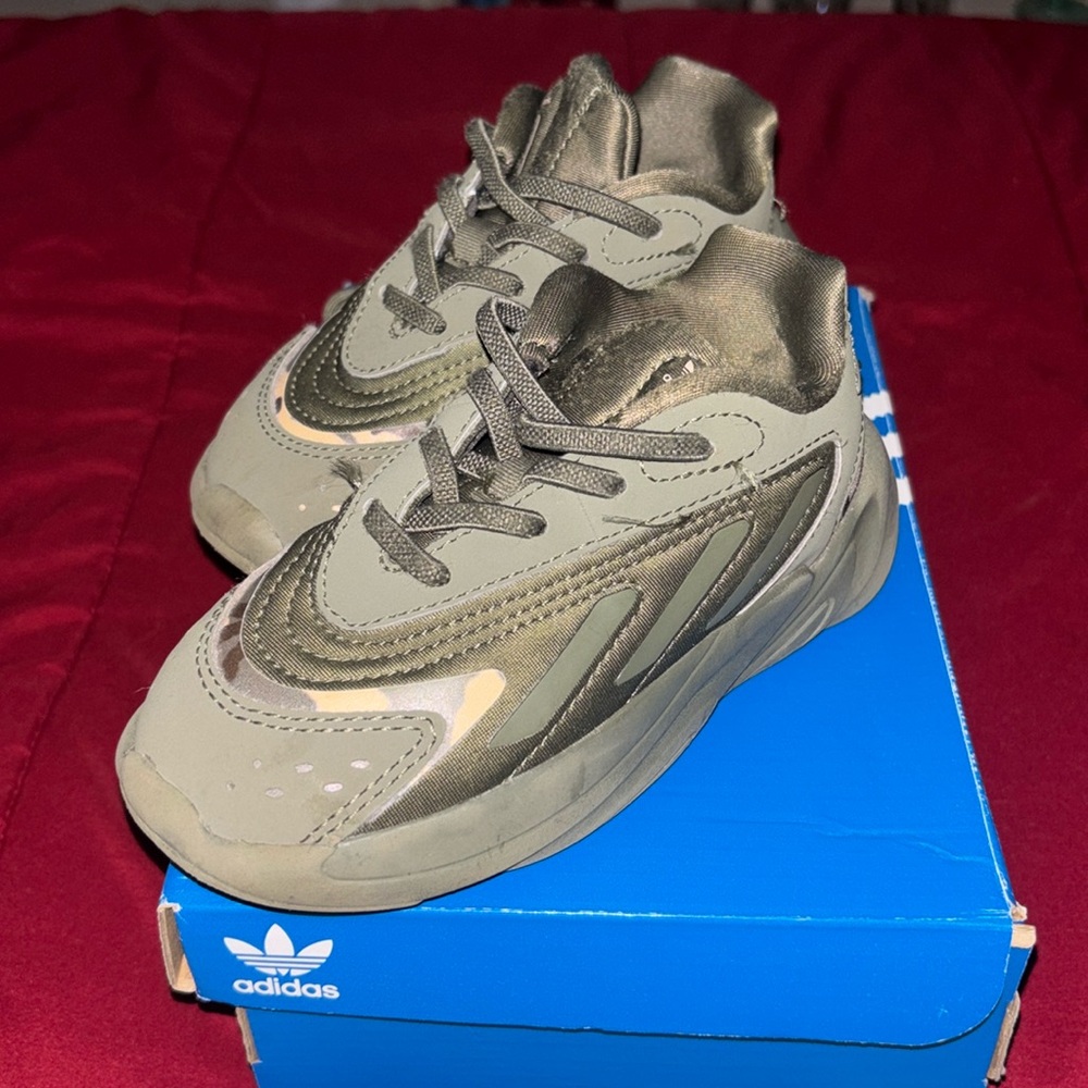 Kids sneakers. Used(3-5 times). Very good condition.